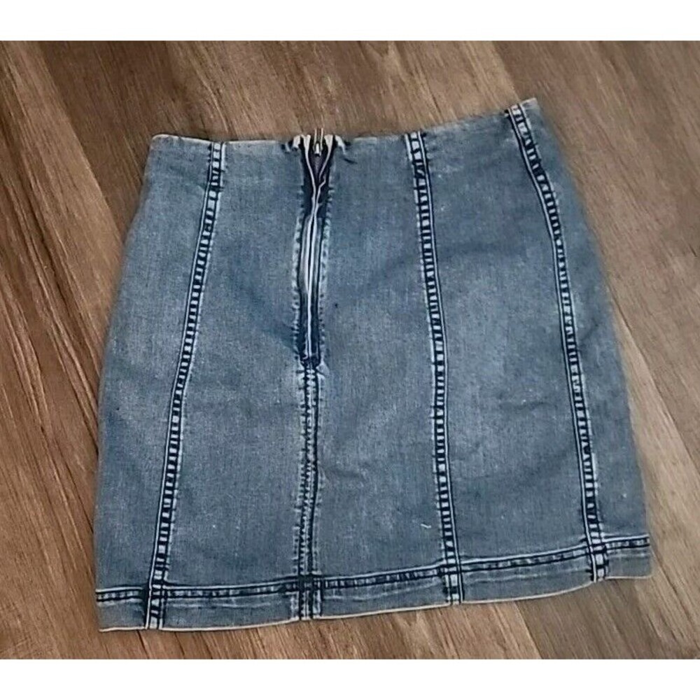 Free People Jean Skirt Size 6 Medium Wash Mini Zipper - Picture 5 of 6